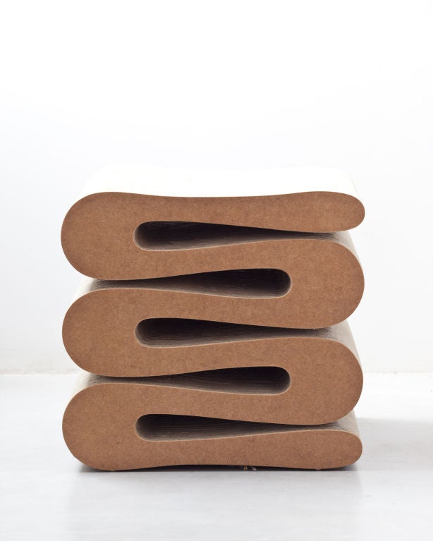 With Easy Edges furniture series Frank Gehry gave a new and surprising aesthetic dimension to an everyday material; cardboard. Although they look amzingly simple,the pieces in the Easy Edges series owe there robustness and structural stability to