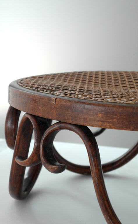 Early J & J Kohn Bentwood Footstool In Excellent Condition In Chicago, IL