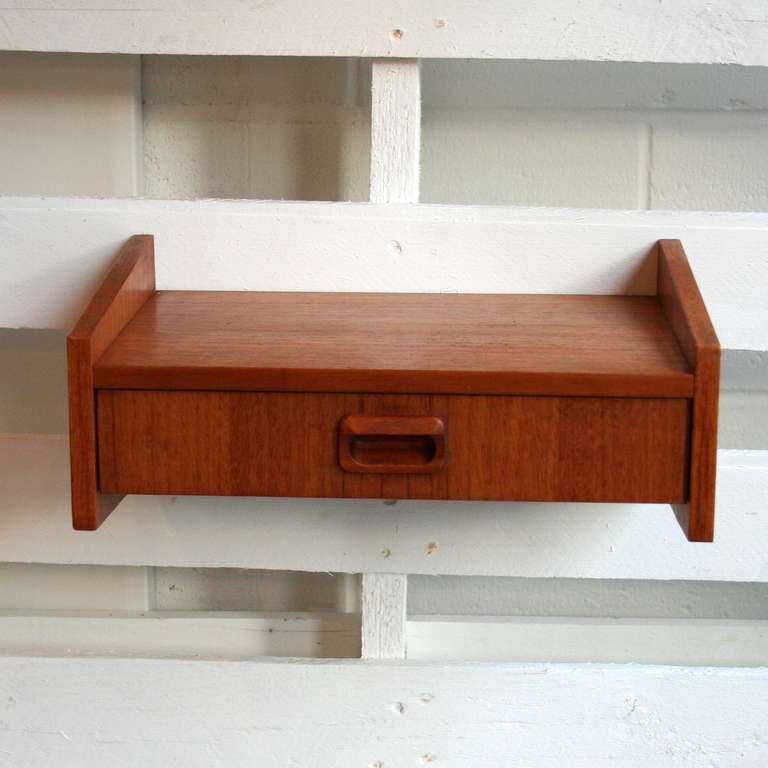 Vintage Teak Wall Mounts In Excellent Condition In Vancouver, BC