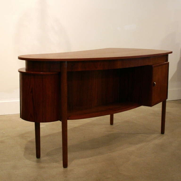 Vintage Teak Kidney-Shaped Desk 2