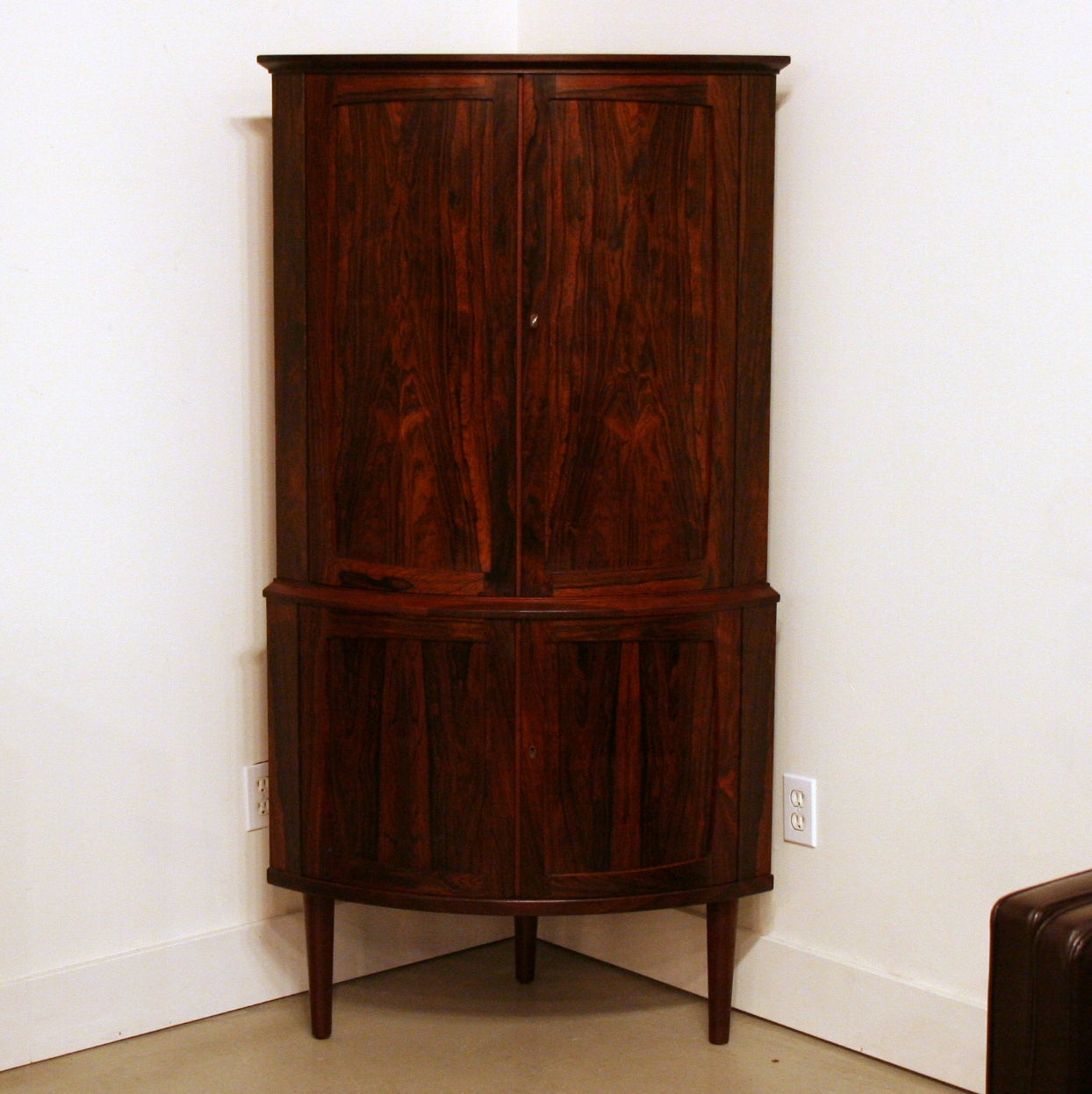 Vintage Rosewood Corner Bar at 1stDibs