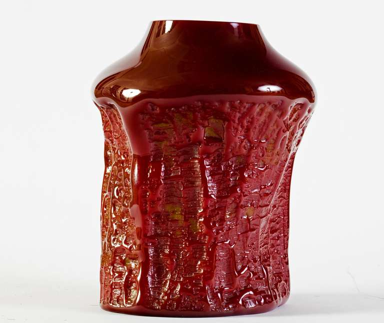 Late 20th Century 1970s Vintage Querandi Sculptural Maroon Vase 