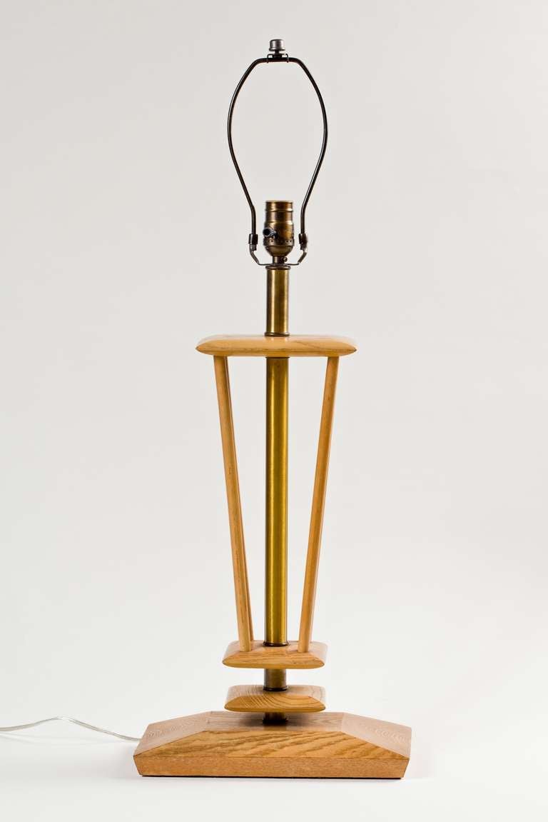 Paire de lampes de bureau en chêne chaulé dans le style de Tommi Parzinger Bon état - En vente à New York, NY