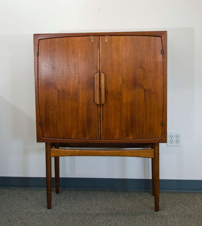 mid century drinks cabinet