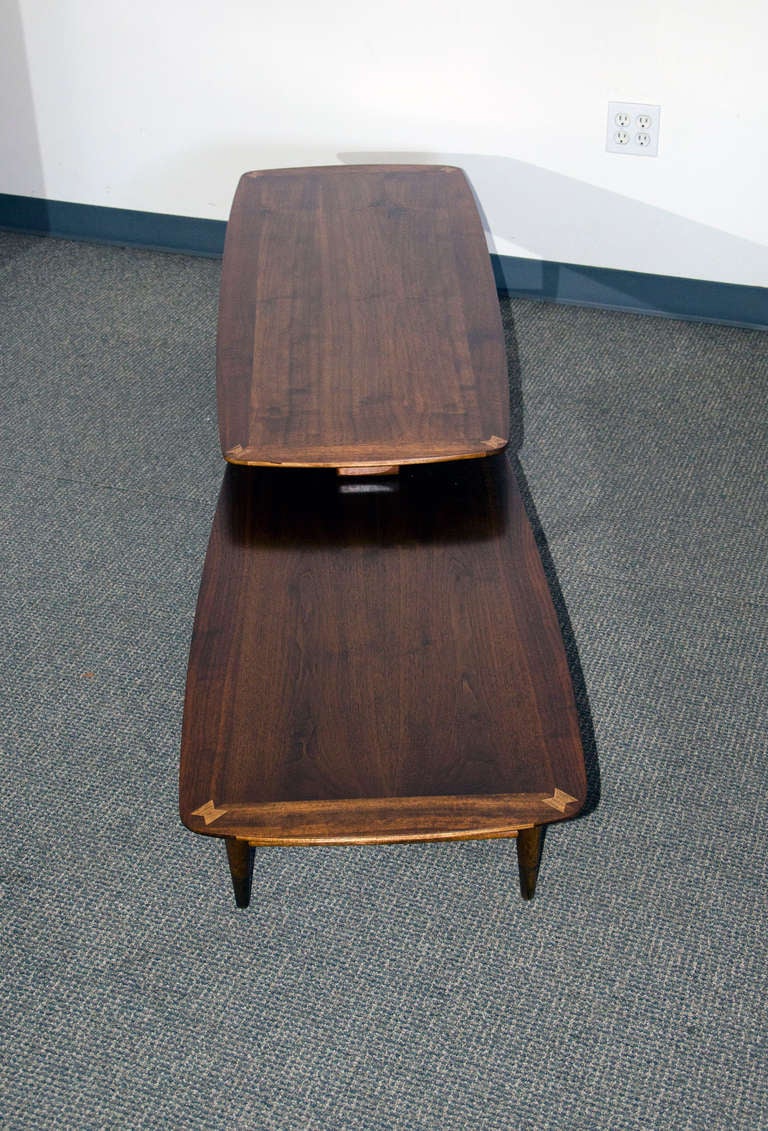 20ième siècle Table basse en noyer du milieu du siècle - extensible