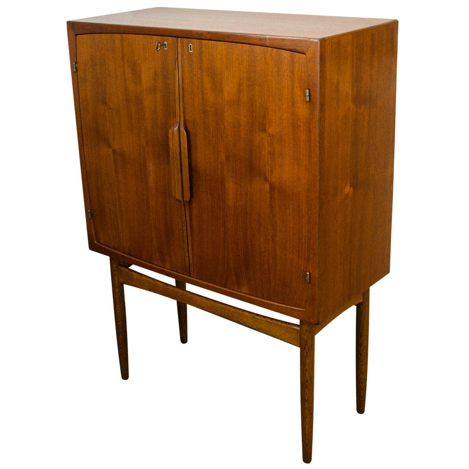 Mid Century Cocktail Cabinet - Bar Cabinet