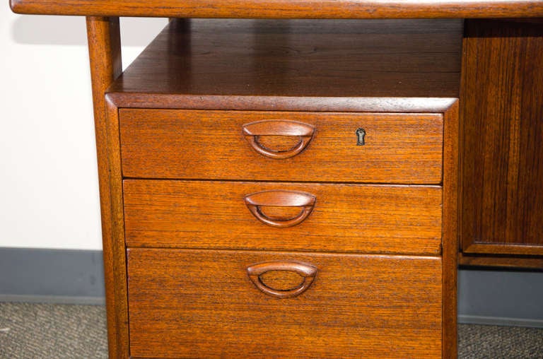 Mid Century Executive Danish Teak Desk - Kai Kristiansen 2