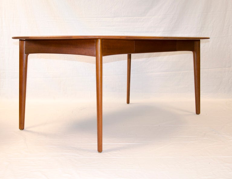 Round Teak Dining Table Danish - Two Leaves In Excellent Condition In Crockett, CA