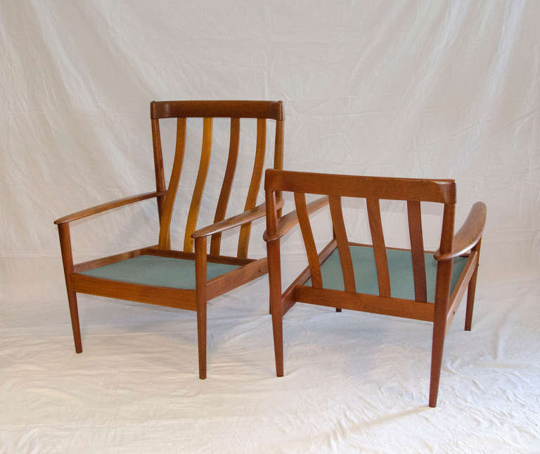 Mid Century Pair of Teak Lounge Chairs & Ottoman - Grete Jalk In Excellent Condition In Crockett, CA