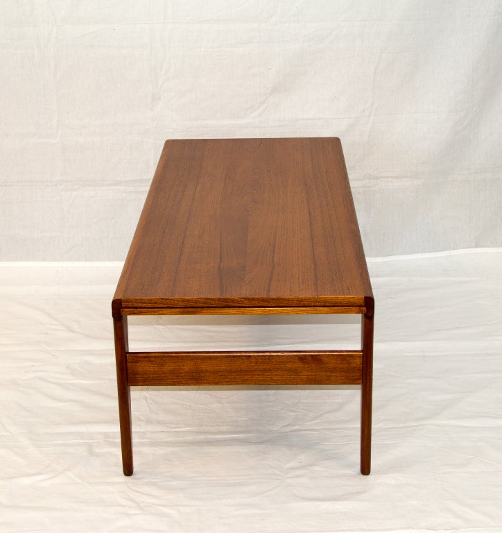 Danish Teak Coffee, Cocktail Table With Extensions - Kai Kristiansen In Excellent Condition In Crockett, CA