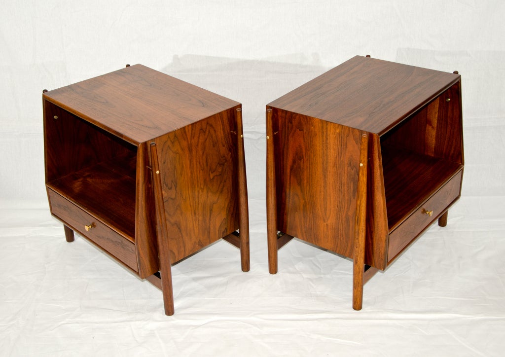 Pair of Walnut Mid Century Night Stands by Drexel at 1stdibs