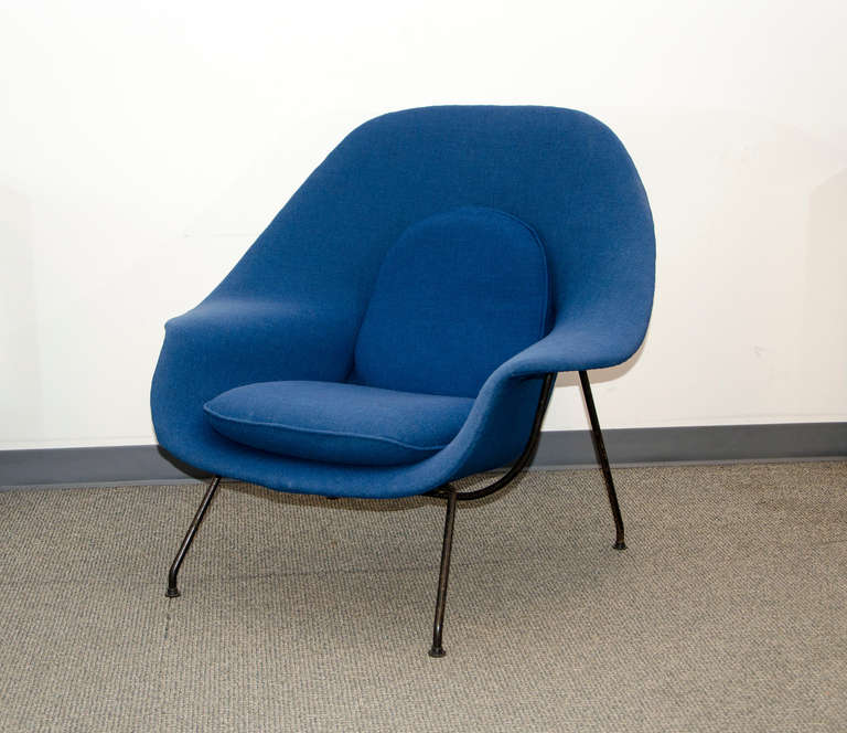 Mid-Century Modern Vintage Womb Chair and Ottoman, Eero Saarinen for Knoll
