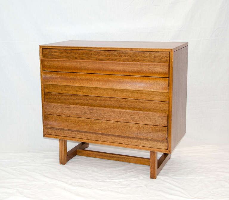 Smaller size chest designed by Paul Laszlo and manufactured by Brown Saltman. Drawer depths range from 3 1/2