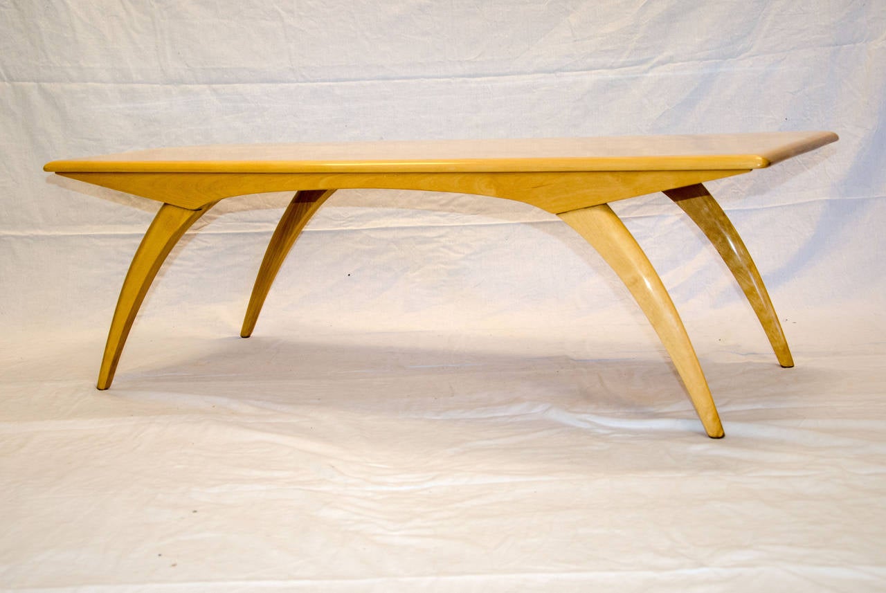 Mid Century Birch Coffee Table Model M795g Heywood Wakefield At 1stdibs Stylish Curved Leg Design Is A Favorite With Heywood Wakefield Collectors Refinished Natural Birch