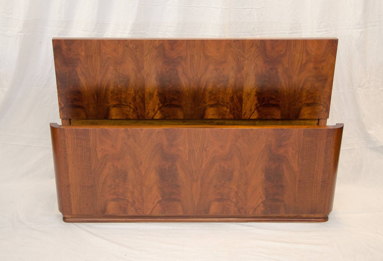 20th Century Art Deco Mid Century Full-Size Burled Walnut Bed
