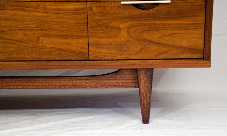 Mid-Century Walnut Dresser, Kent Coffey Tableau In Excellent Condition In Crockett, CA