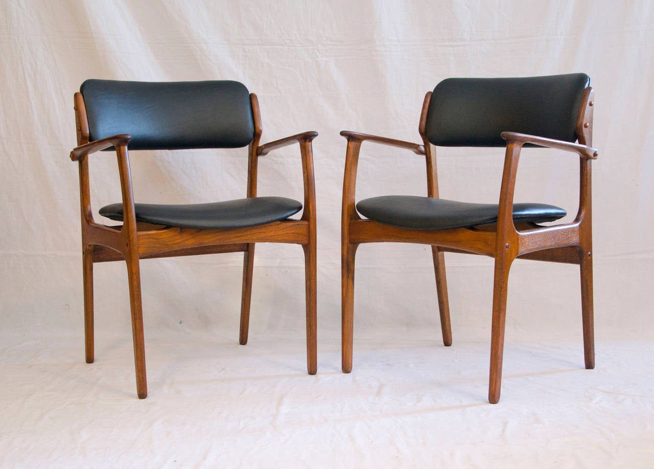 Set of 12 Danish Teak Dining Chairs by Erik Buck 4