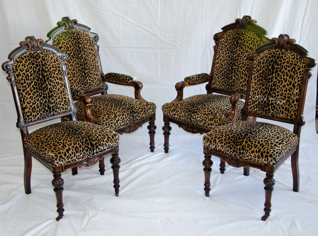 19th Century American Victorian Walnut Dining Chairs
