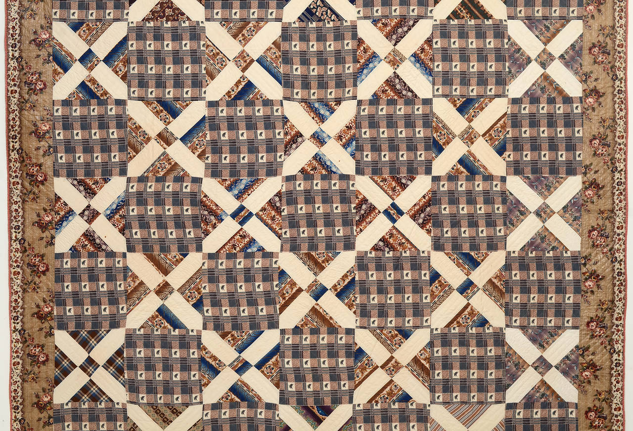 Der Name dieses Quiltmusters, alter italienischer Block, ist mir ein Rätsel, aber es scheint sehr bekannt zu sein. Dieses Beispiel ist mit einer prächtigen Kombination aus herrlichen Stoffen gefertigt. Alle sind in ungewaschenem, tadellosem Zustand.
