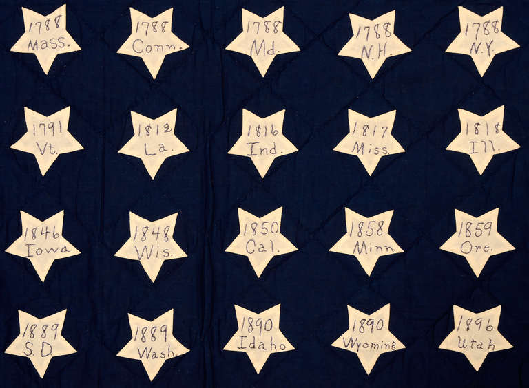 Patriotic Flag Quilt In Excellent Condition In Darnestown, MD