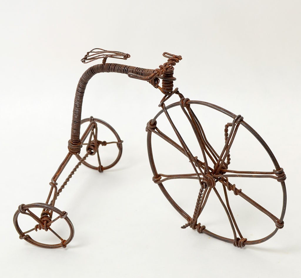 Milieu du XXe siècle Sculptures - Bicyclettes fil métallique en vente