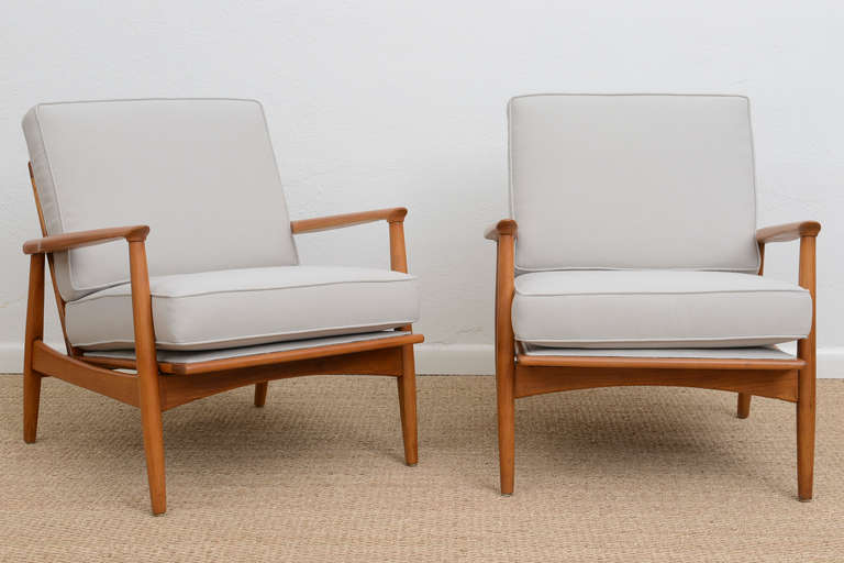 Pair of  Mid Century Slatted Wood Lounge Chairs In Excellent Condition In Miami, FL