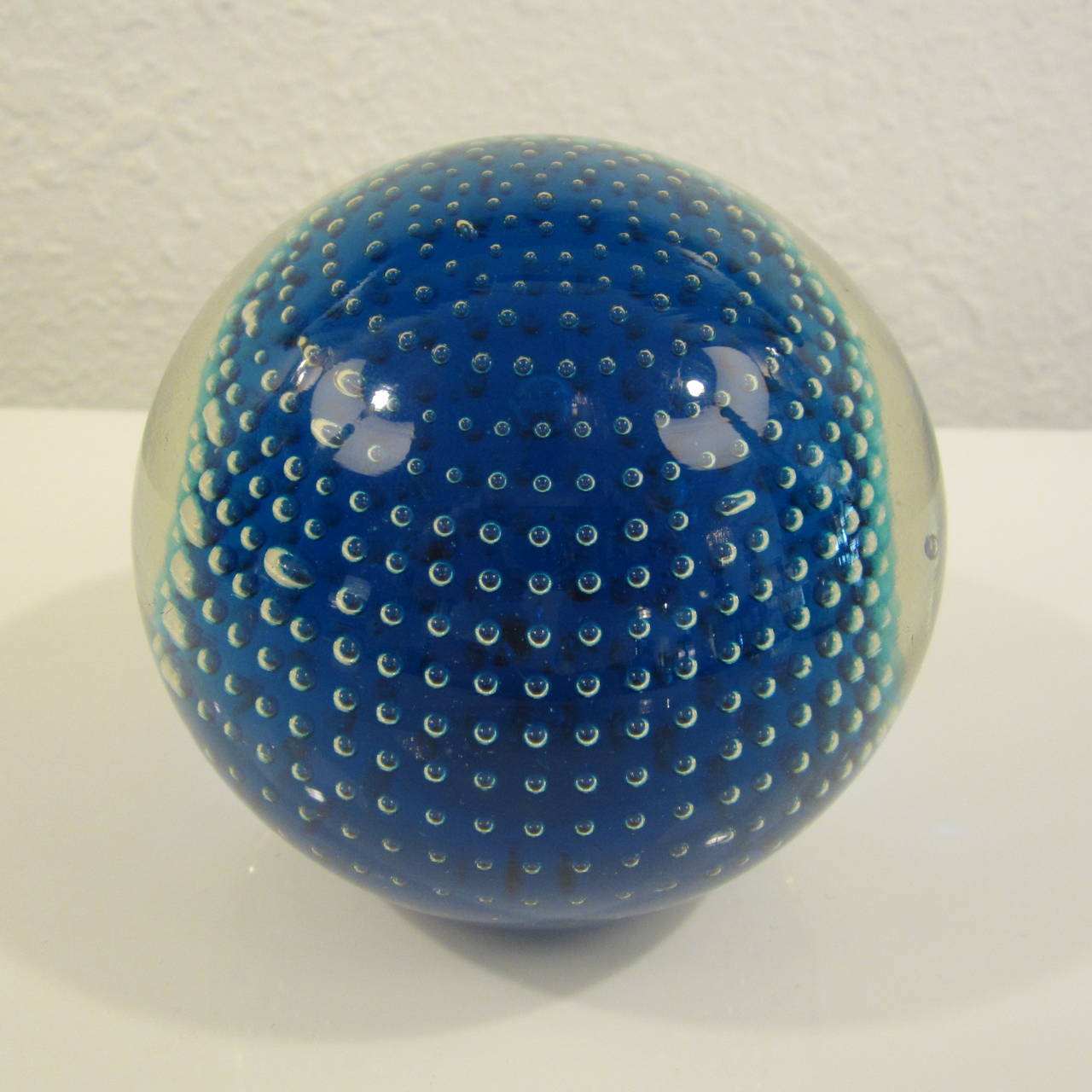 Handblown Murano Glass Blue Infinity Paperweight In Excellent Condition In Miami, FL