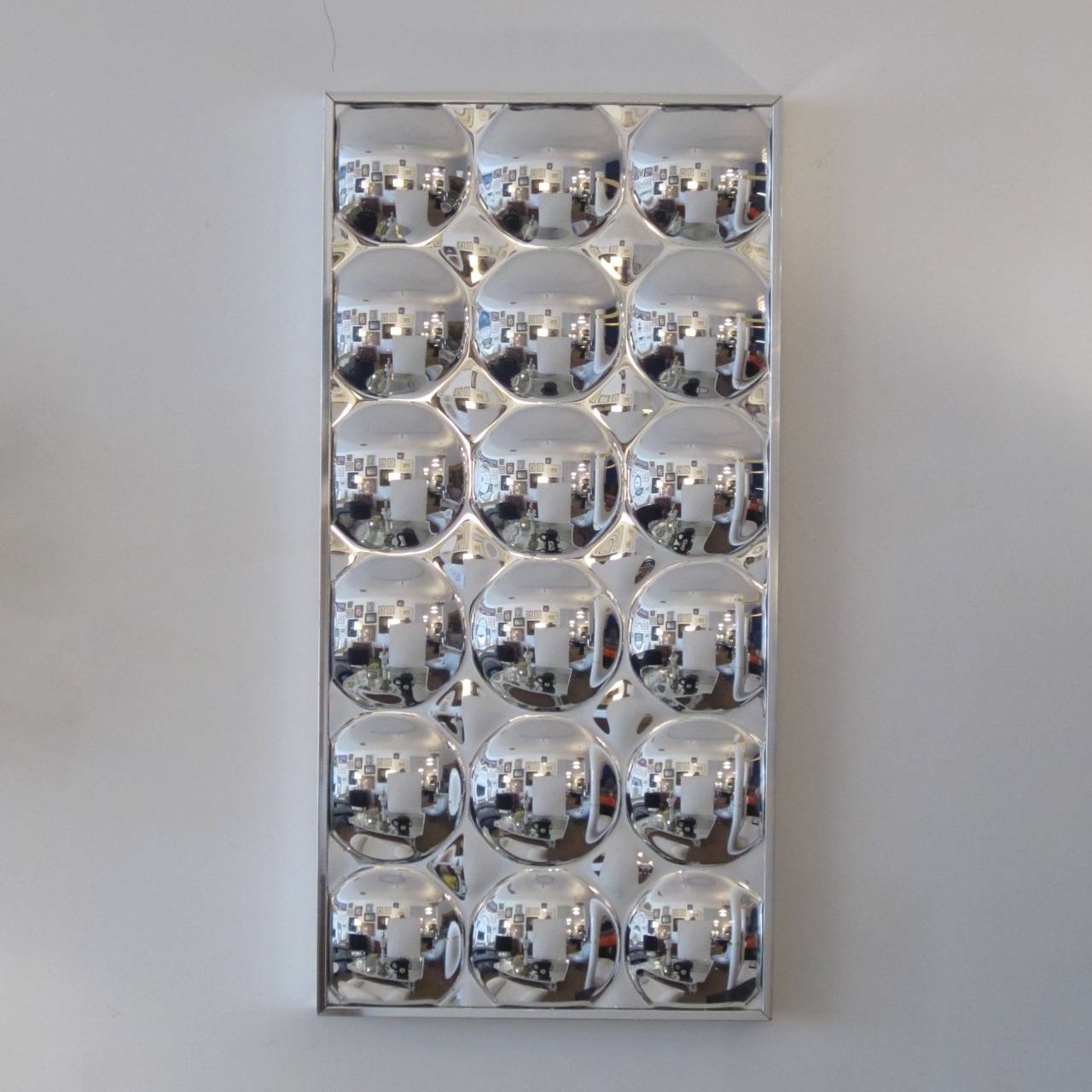 Pop Art Plexi Bubble Mirror In Good Condition For Sale In Miami, FL