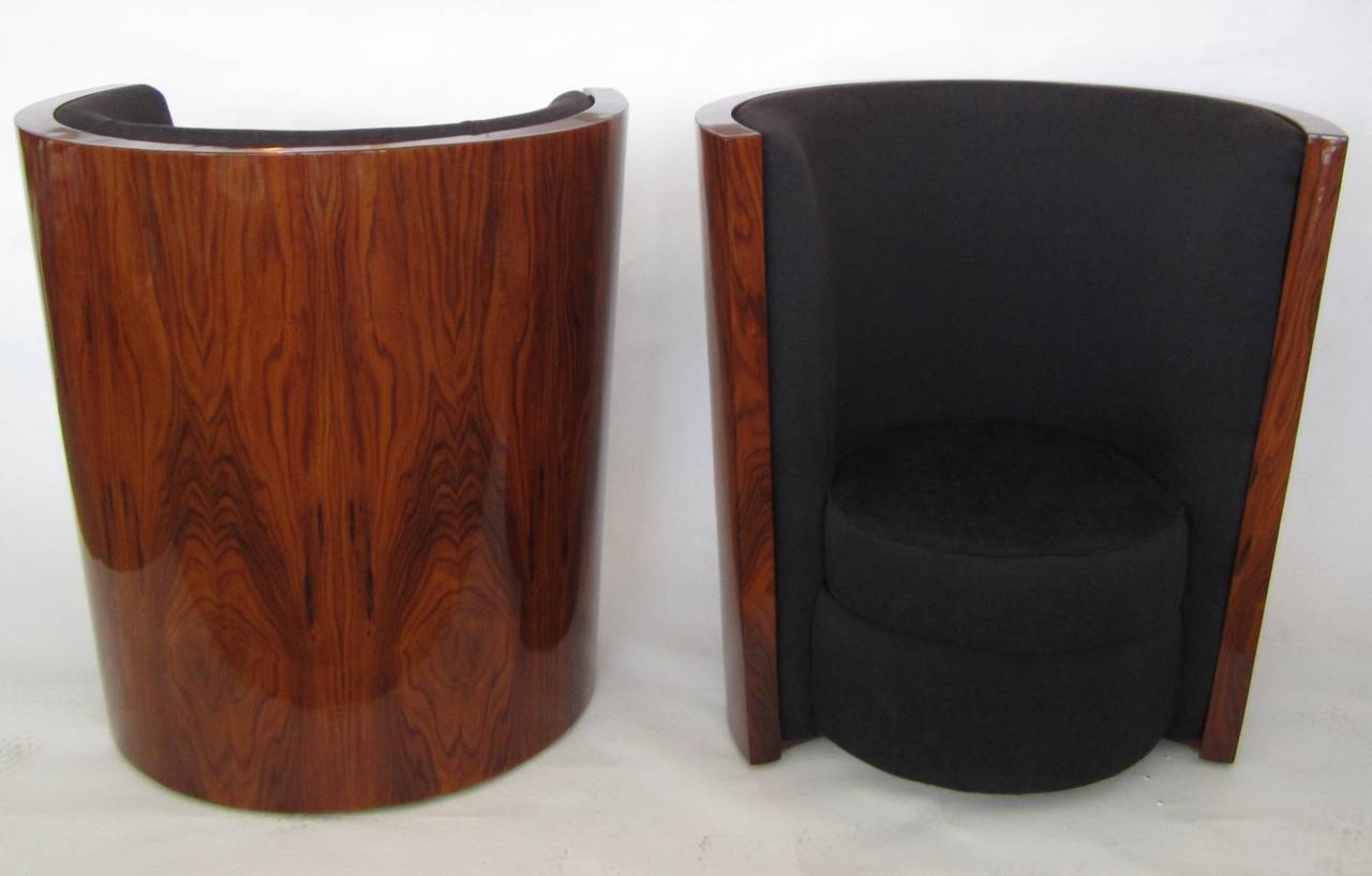 Italian Pair of Curved High-Back Cherrywood Art Deco-style Chairs, Italy, 1950s For Sale