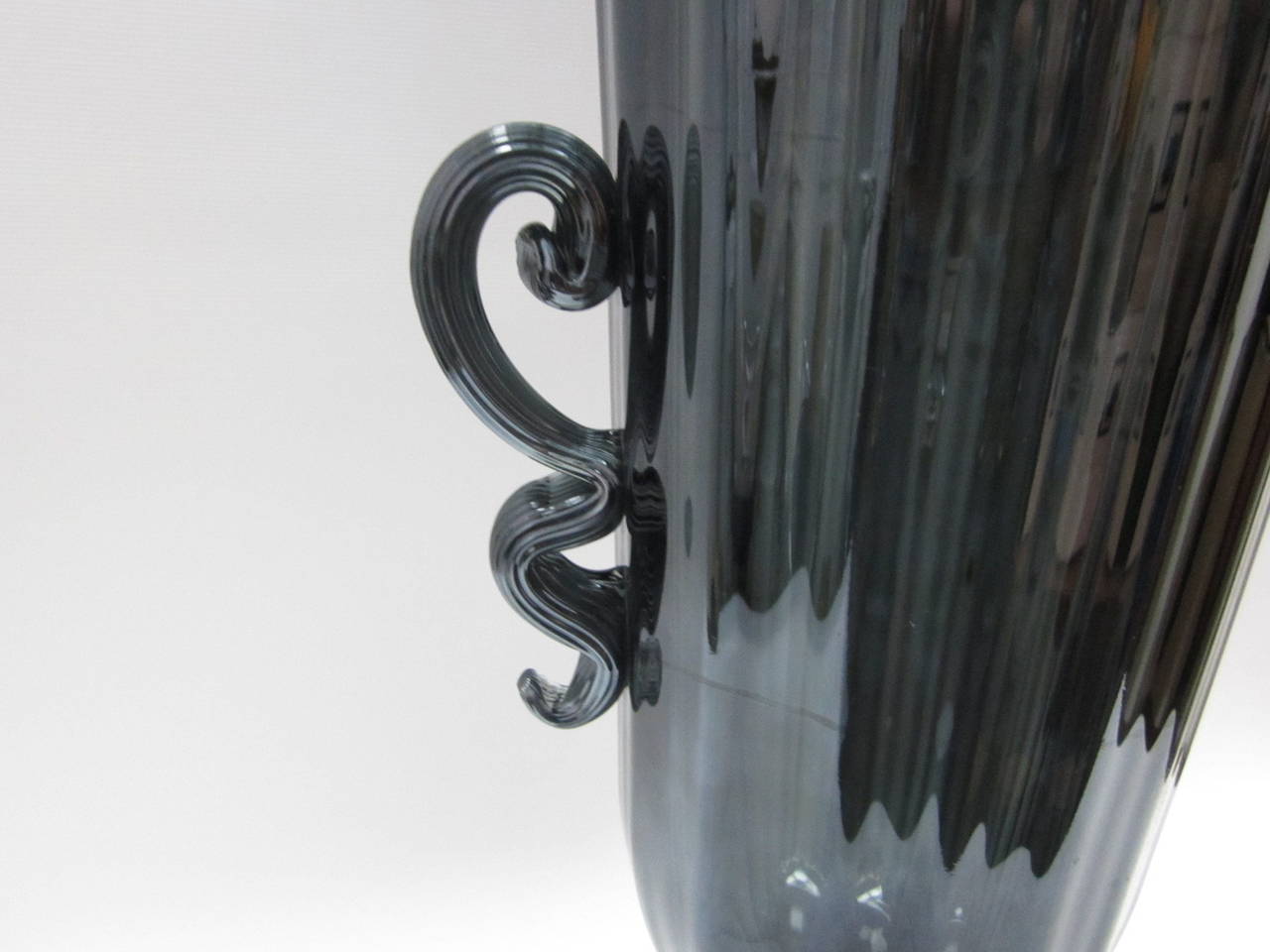 Charcoal Colored Ribbed Glass Trumpet Vase Signed Salviati, Murano In Good Condition In Miami, FL