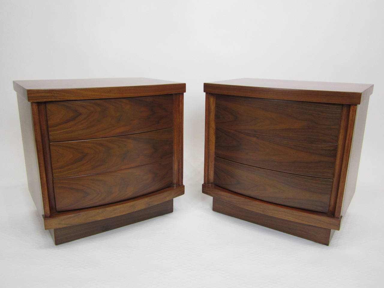 Pair of Walnut Side Tables with Curved Fronts 1