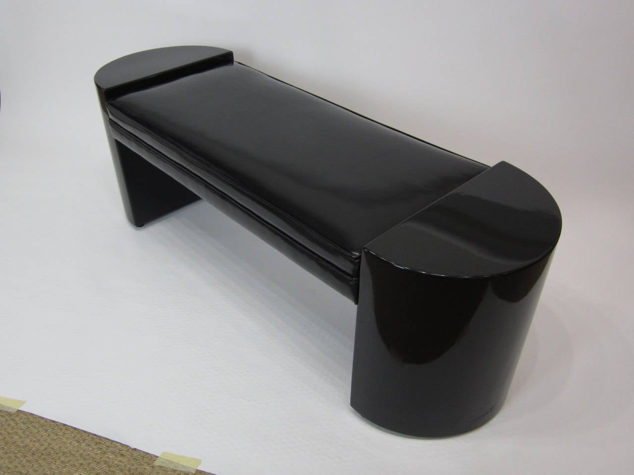 Bench in Black Patent Leather and Black Lacquer In Good Condition In Miami, FL