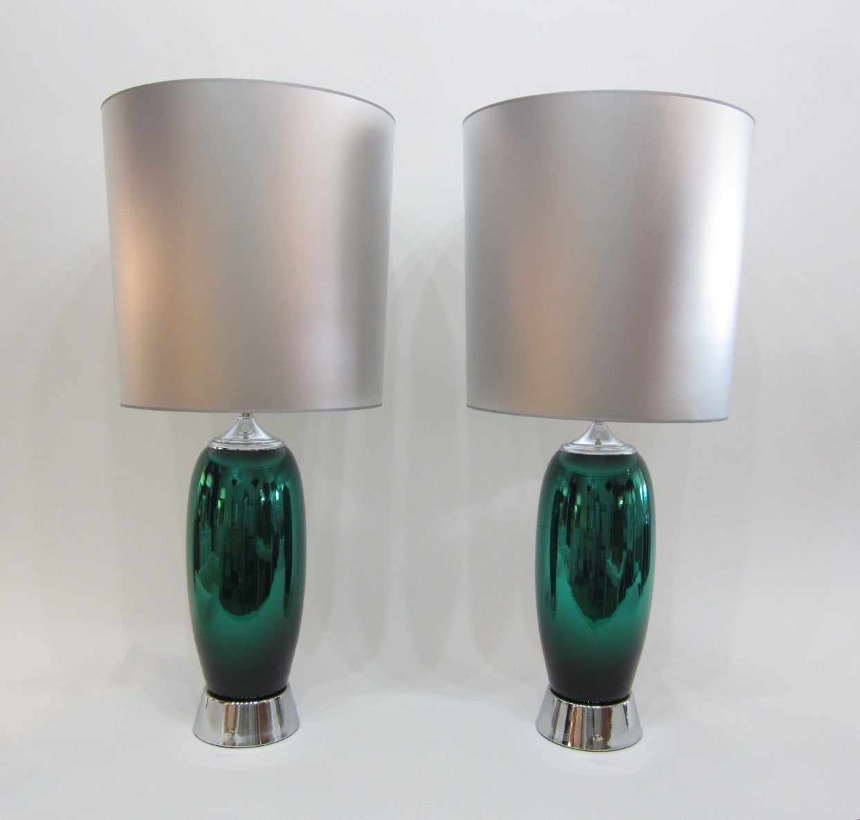 Hollywood Regency Pair of Green Mercury-Glass Lamps For Sale