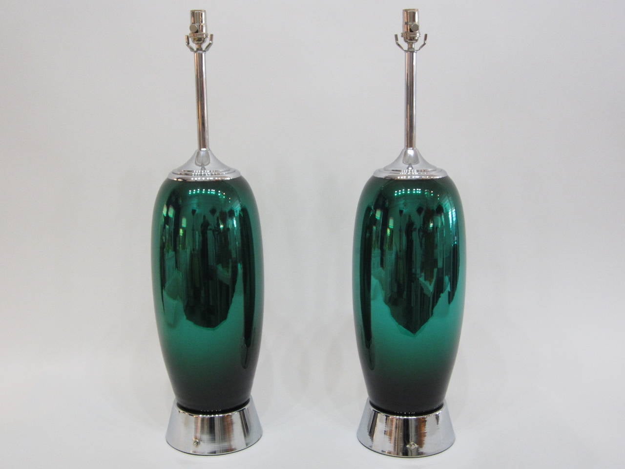 Mid-20th Century Pair of Green Mercury-Glass Lamps For Sale