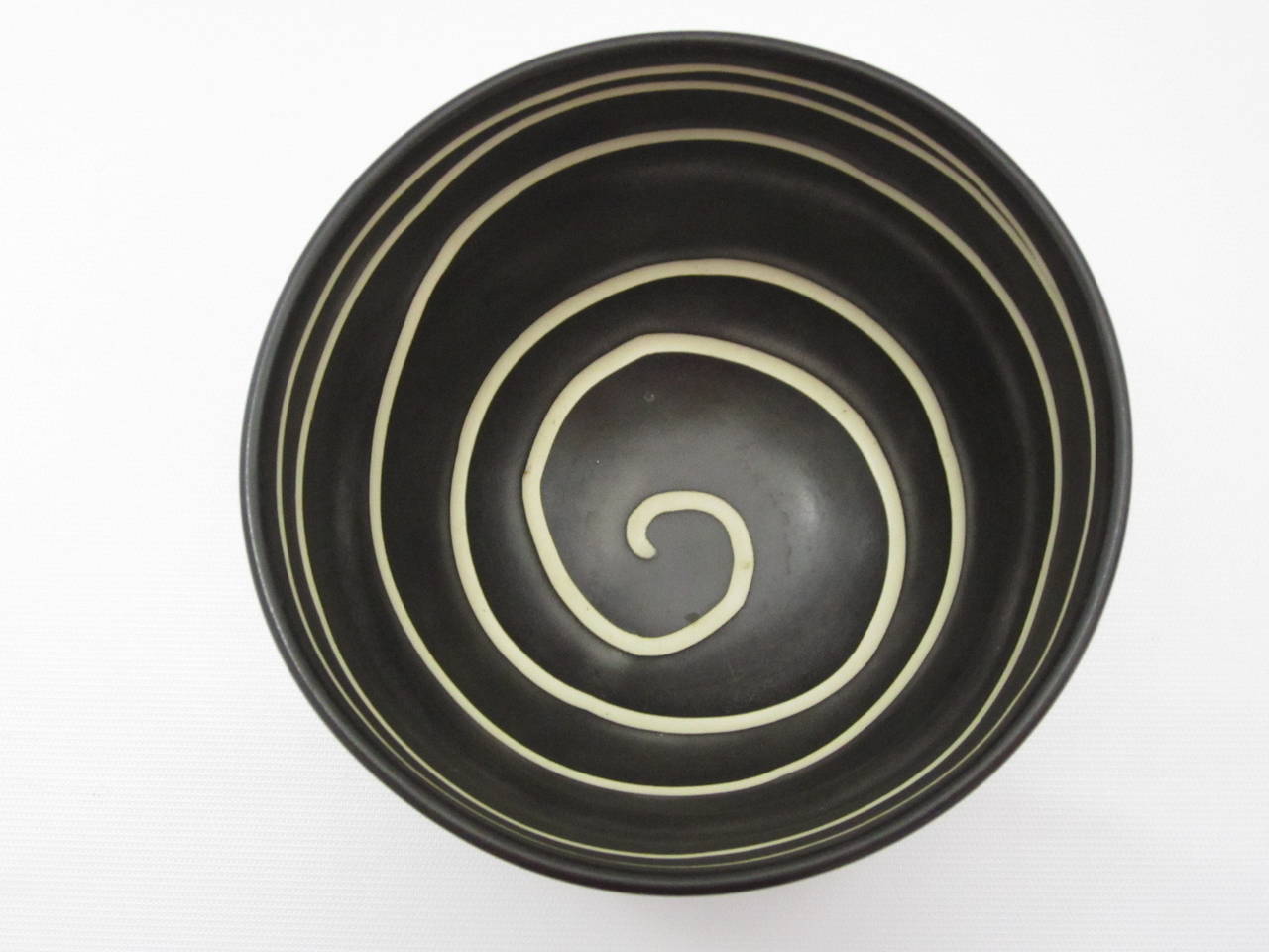 Late 20th Century Black and White Ceramic Art Pottery Bowl by Ken Edwards