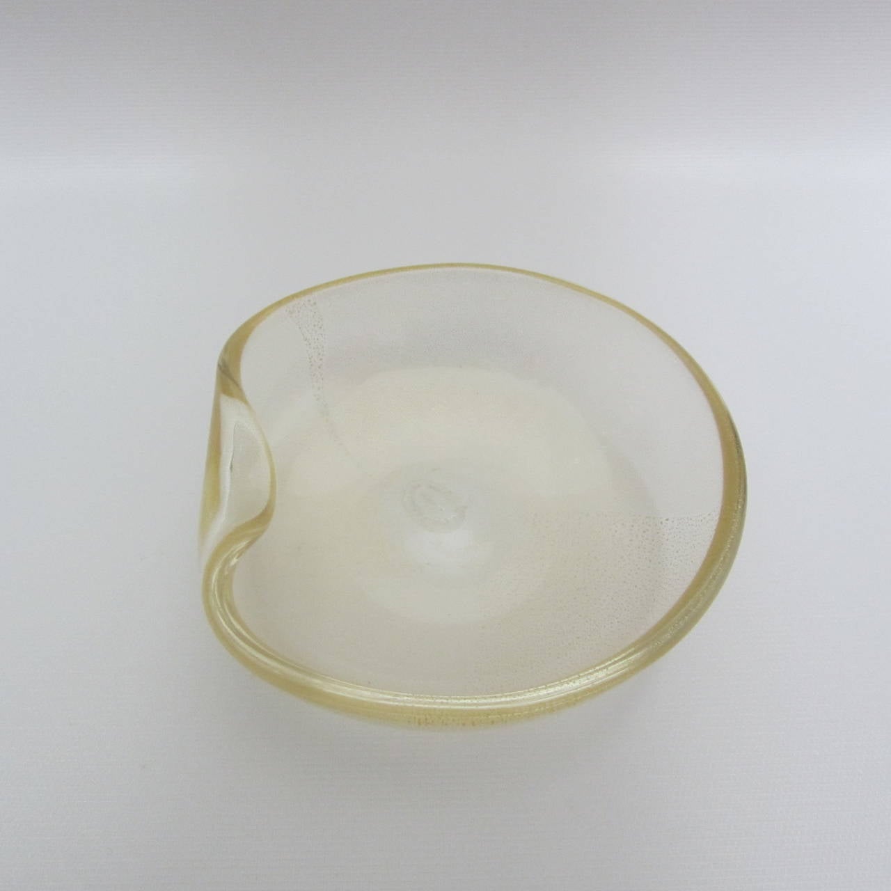 Elsa Peretti for Tiffany Handblown Murano Glass Dish by Archimede Seguso In Excellent Condition For Sale In Miami, FL