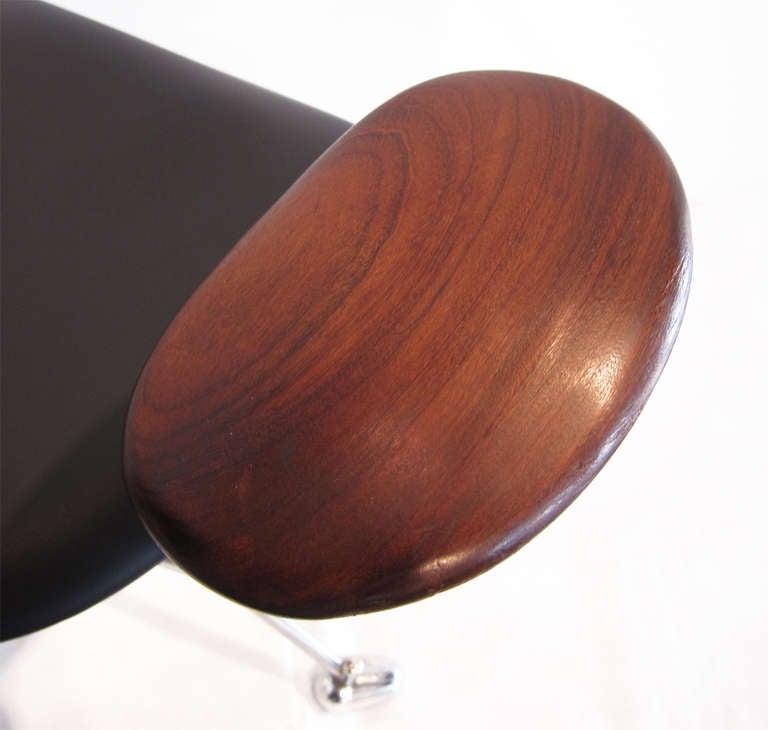 Mid-20th Century Danish Swivel Chair by Kevi