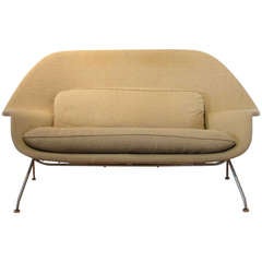 Womb Settee by Eero Saarinen for Knoll