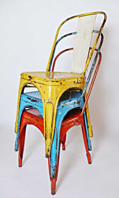 8 Chaises multicolores en fer blanc galvanisé A de Pauchard :: Tolix