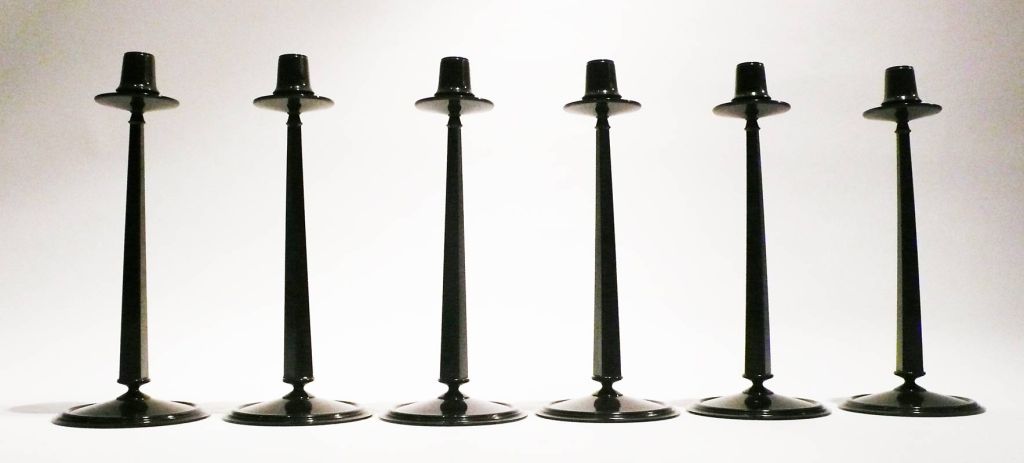 Six Ch. R. Mackintosh bakelite candlesticks.Available singularly In Excellent Condition In Milan, IT