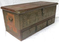 Zanzibar Chest