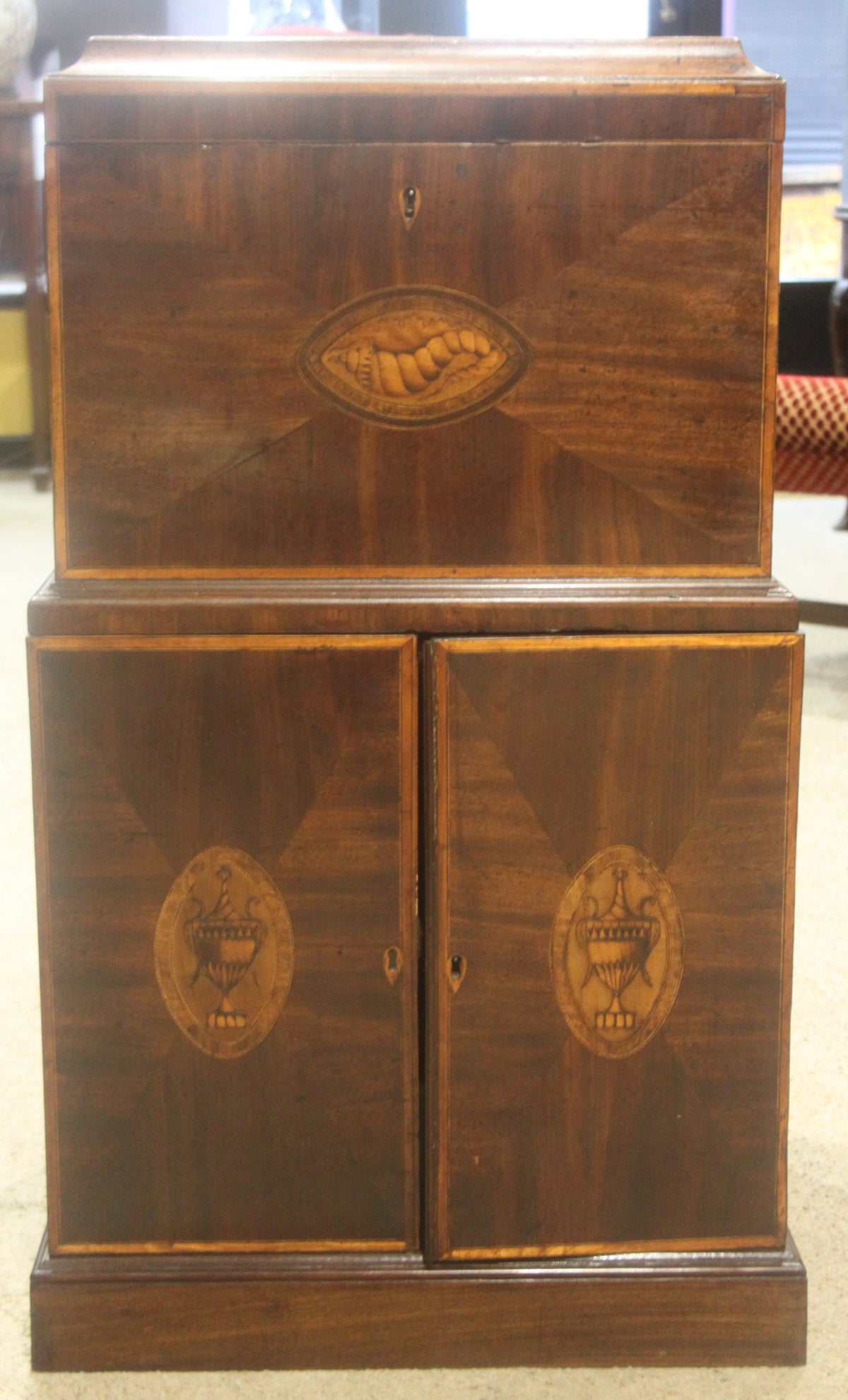 A Georgian Pedestal Cellarette For Sale