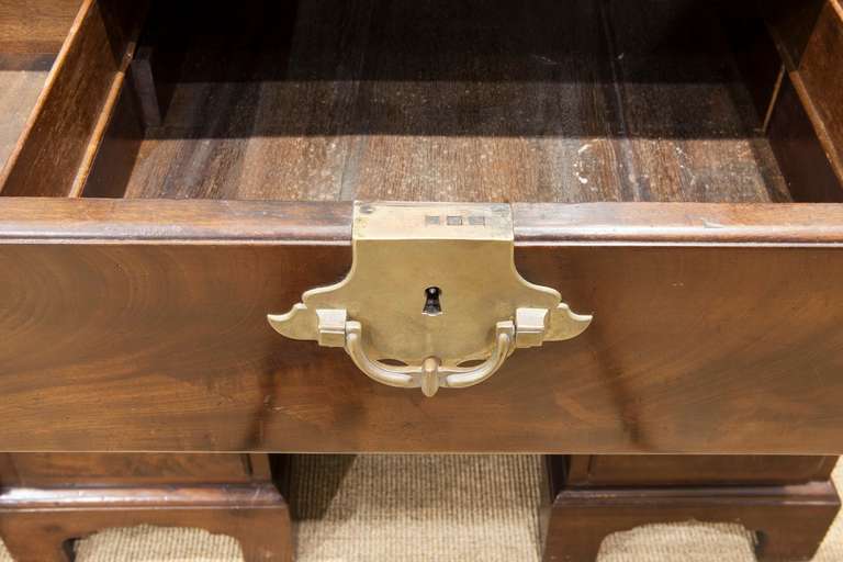 Mahogany An Important  Irish 18th Century Kneehole Cabinet For Sale