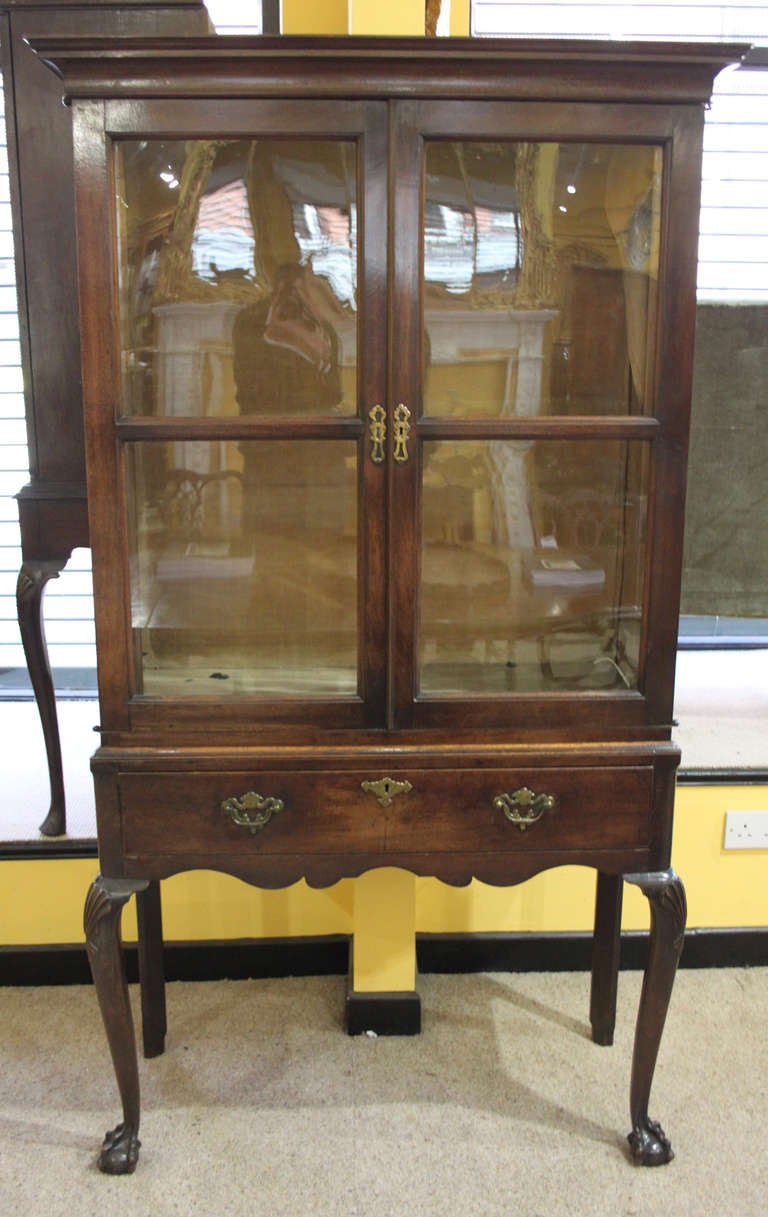An Irish 18th Century Walnut Display For Sale at 1stDibs