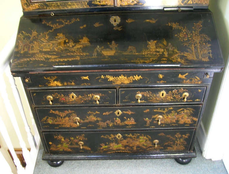 William and Mary Black Japanned Bureau Bookcase In Good Condition For Sale In London, GB