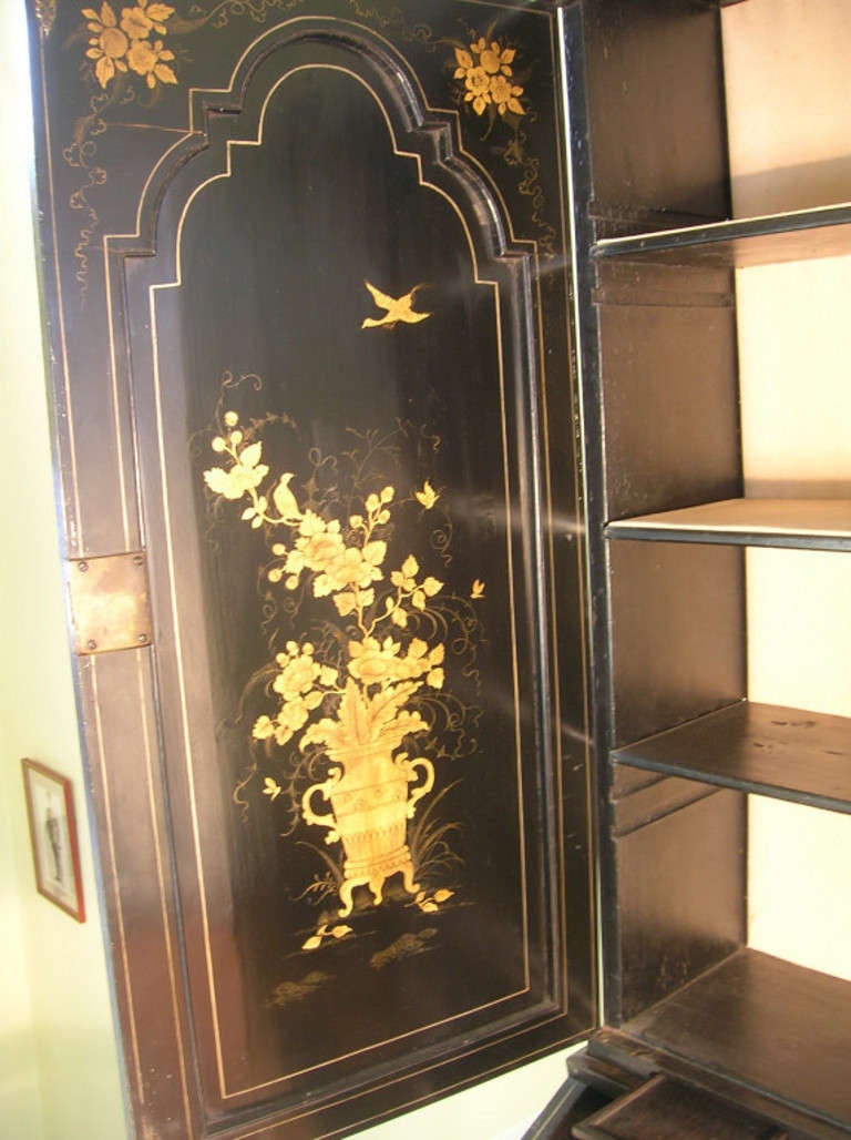 William and Mary Black Japanned Bureau Bookcase For Sale 2