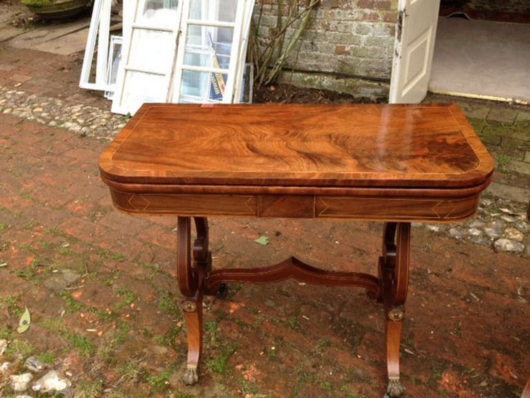 British Fine Pair of Mahogany Tea Tables For Sale