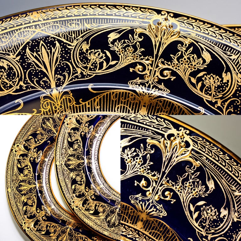 Set: 12 Fine Raised Gold Dinner Plates, 1930 Royal Worcester 3