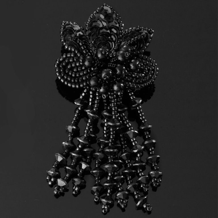 Black Beaded Flower With Drop Earrings In Excellent Condition For Sale In London, GB