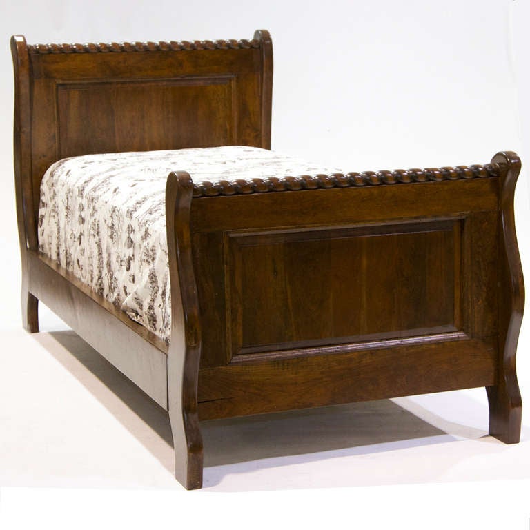 twin size bench